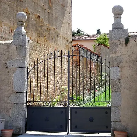Loge Montaigne Bed & Breakfast