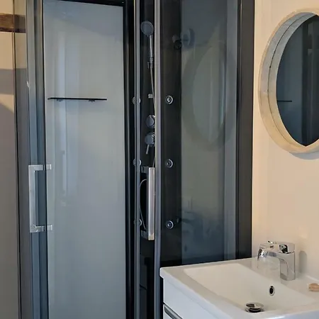Loge Montaigne Nocleg ze śniadaniem 3*